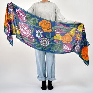 Heading book inspired scarf Assortment